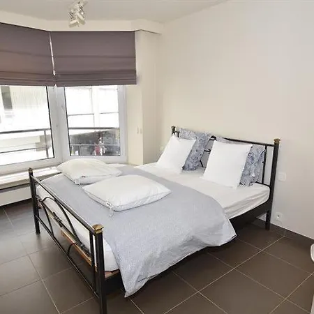 Karls Place Duplex 3 Bedrooms Side Sea View, Free Parking