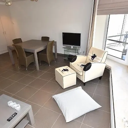 Karls Place Duplex 3 Bedrooms Side Sea View, Free Parking Apartamento